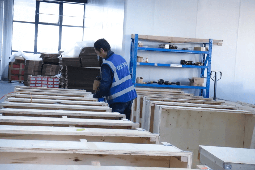 Frecy Logistics Team Safeguarding Your Deliveries13