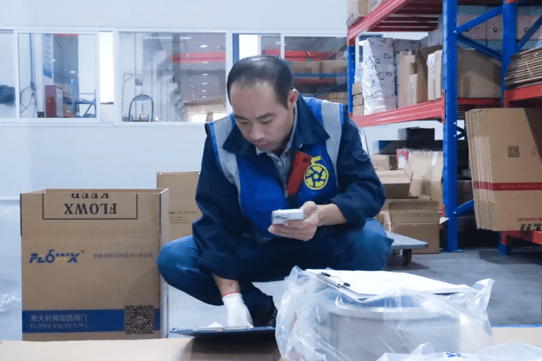 Frecy Logistics Team Safeguarding Your Deliveries7